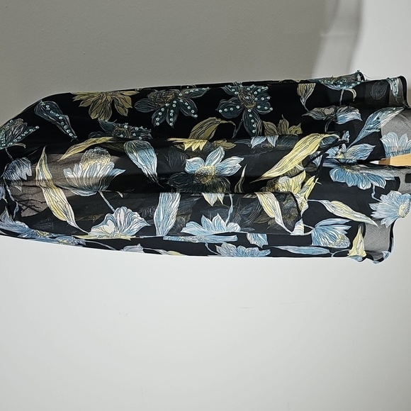 Signature Womens 3X Floral V-Neck Women's Top - Black and Blue Flowie - Picture 4 of 9